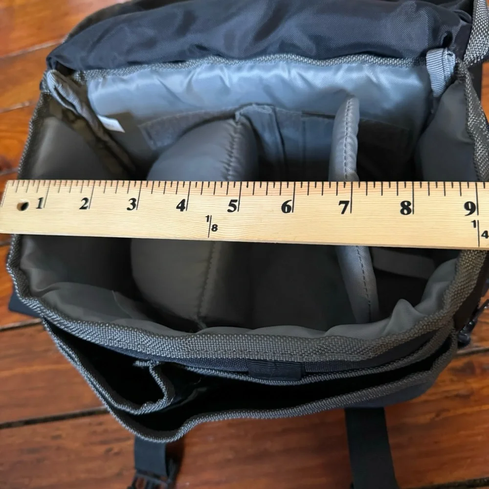 Canon Padded Camera & Gadget Shoulder Bag Black